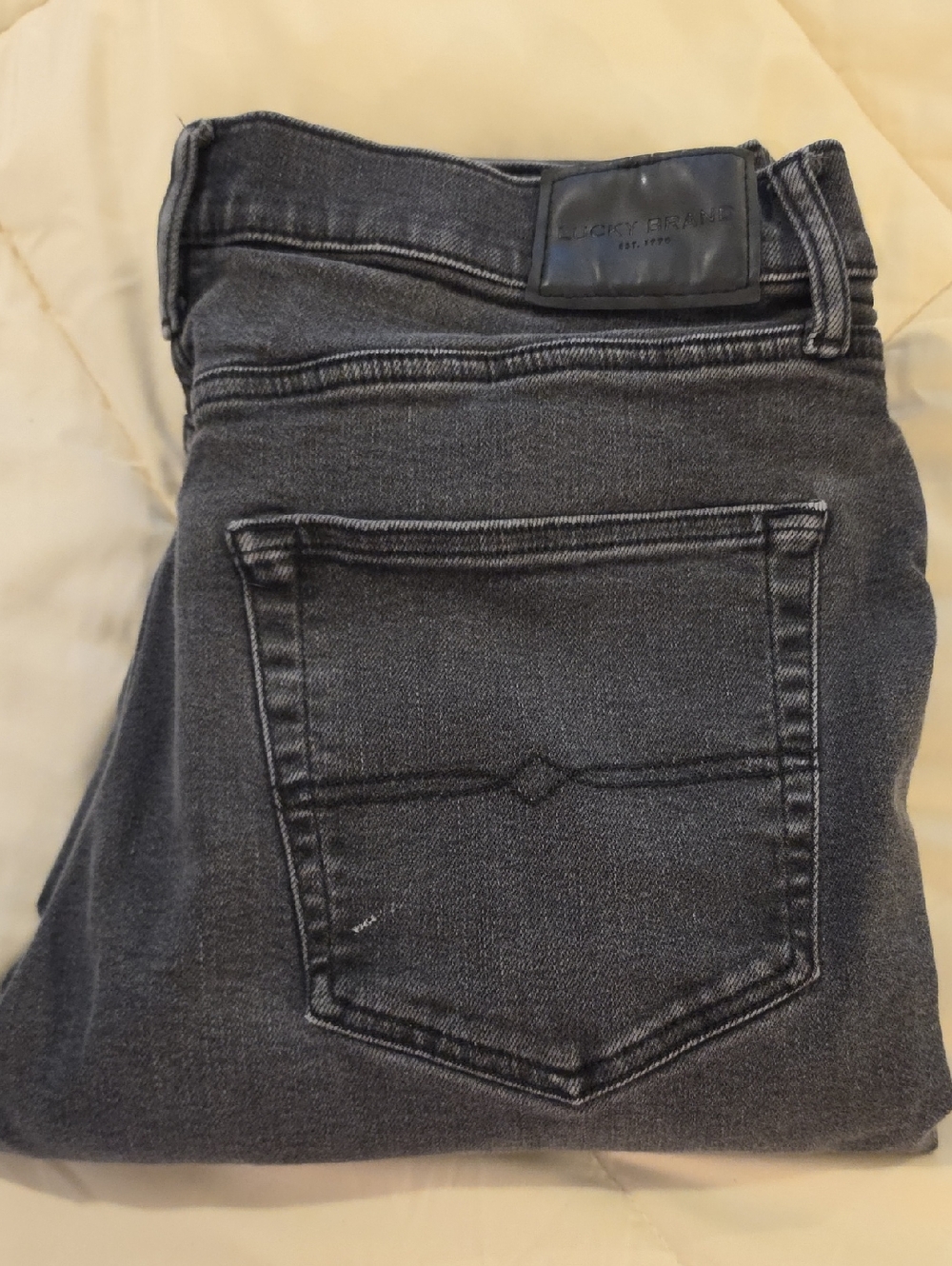 Lucky Brand Men’s Slim Straight Jeans in Charcoal Gray